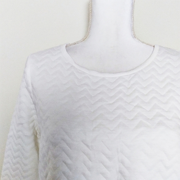 Crown & Ivy Quilted Layered Look Sweatshirt Top - Picture 3 of 8